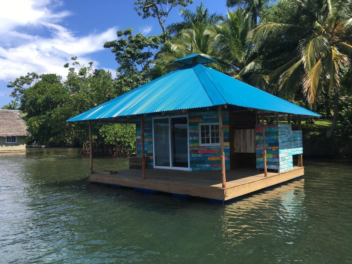 El Toucan Loco Floating Lodges Tierra Oscura Exterior photo