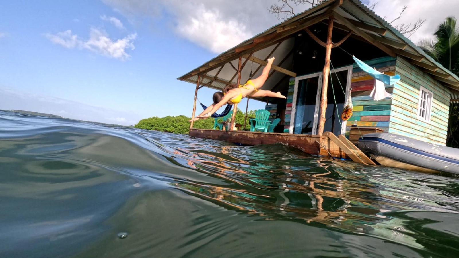 El Toucan Loco Floating Lodges Tierra Oscura Exterior photo