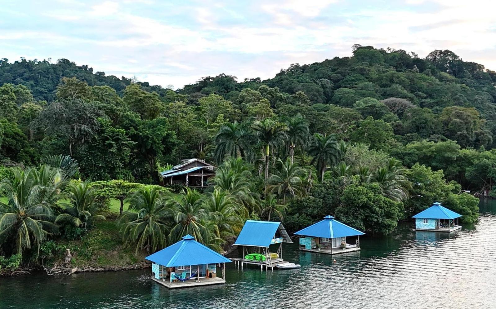 El Toucan Loco Floating Lodges Tierra Oscura Exterior photo