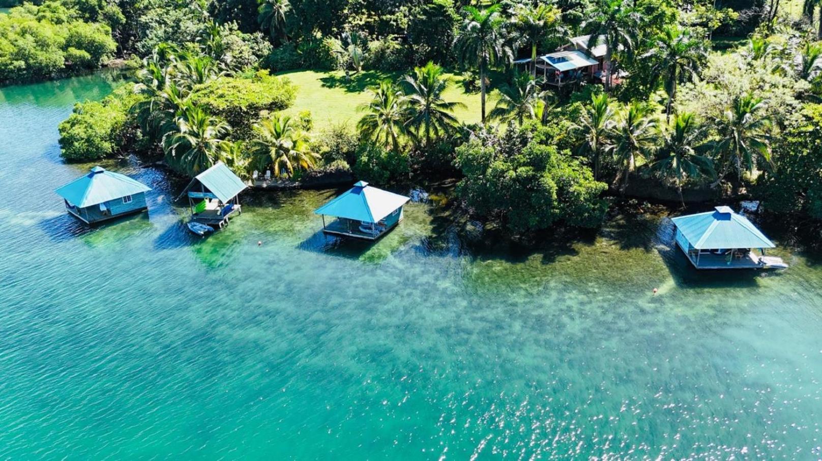 El Toucan Loco Floating Lodges Tierra Oscura Exterior photo