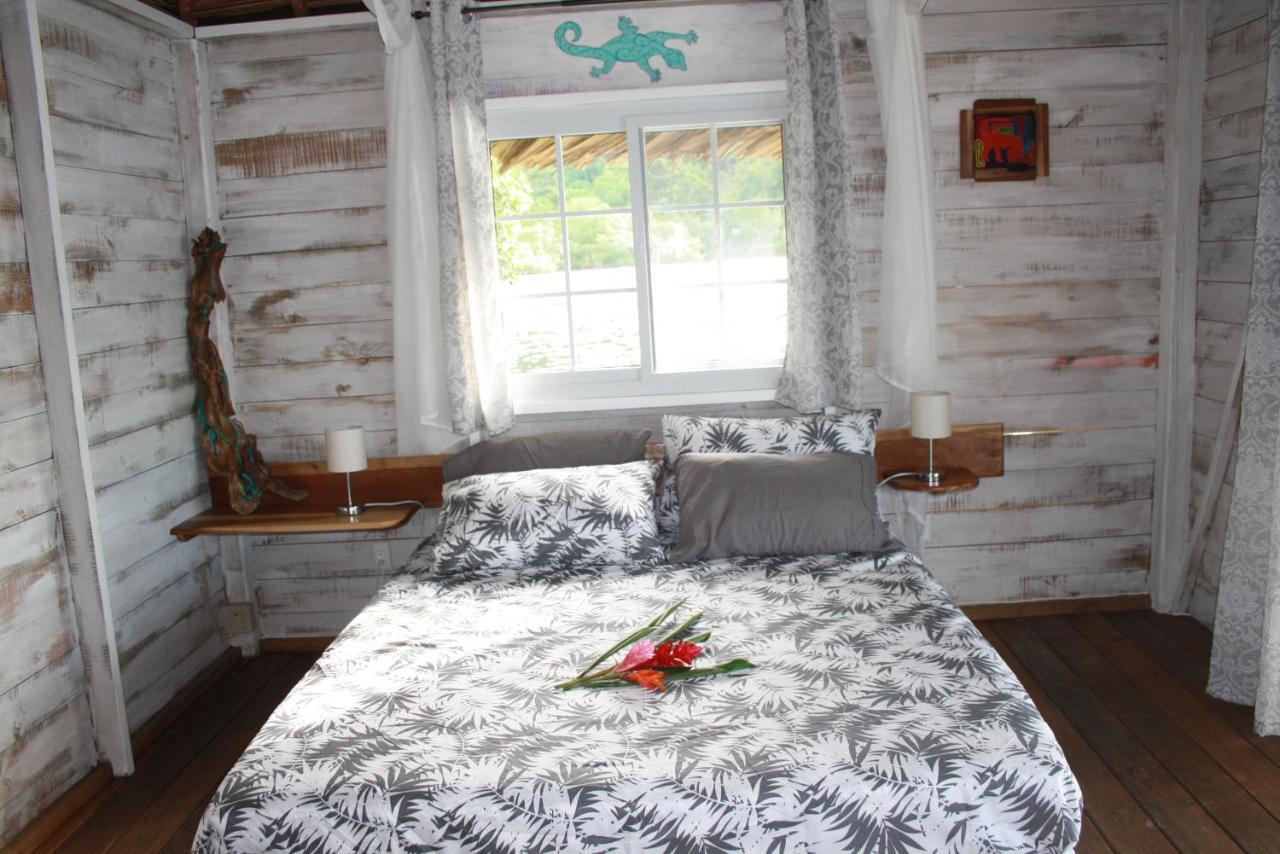 El Toucan Loco Floating Lodges Tierra Oscura Exterior photo