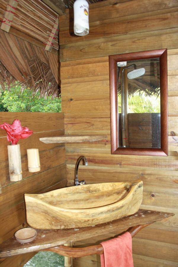 El Toucan Loco Floating Lodges Tierra Oscura Exterior photo